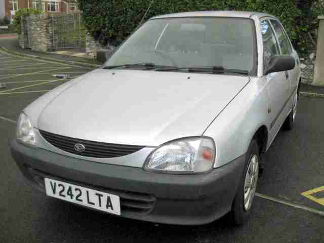 2000(V)Daihatsu Charade LXi SE,1296cc Petrol,Manual Car,Hatchback