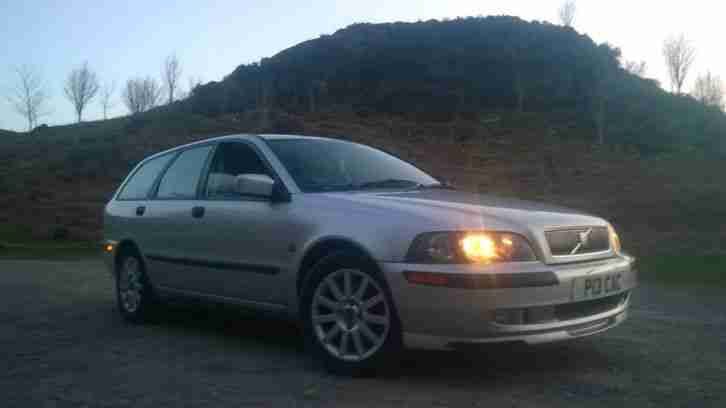 2000 VOLVO V40 T4 SILVER