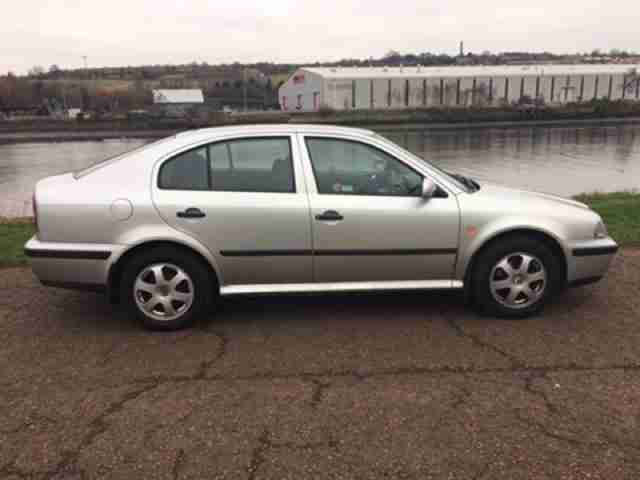 2000 W SKODA OCTAVIA 1.9 GLX TDI 5D 89 BHP DIESEL