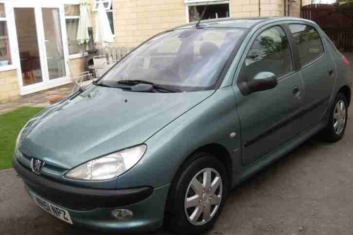 2001/51 REG PEUGEOT 206 GLX 1360cc 5 DOOR GREEN