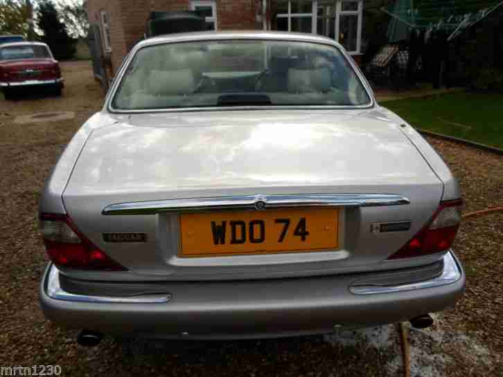 2001 CLASSIC XJ JAGUAR 3.2 V8 EXECUTIVE LOW MILEAGE STUNNING BIG CAT MINT CAR