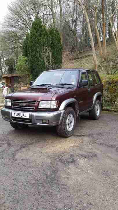 2001 ISUZU TROOPER SWB 4wd 3.0L RED