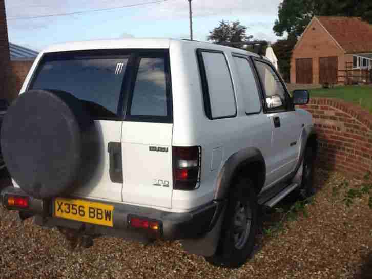 2001 ISUZU TROOPER TURBO DIESEL WHITE SWB 4x4 3.0 ltr
