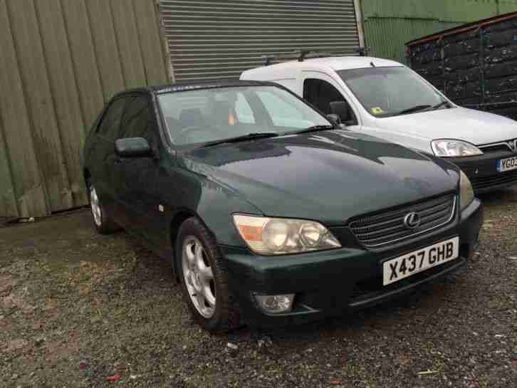 2001 LEXUS IS200 S GREEN