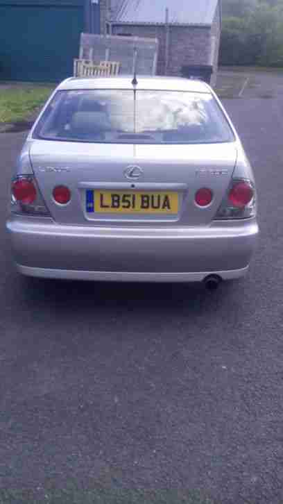 2001 LEXUS IS200 SE AUTO SILVER