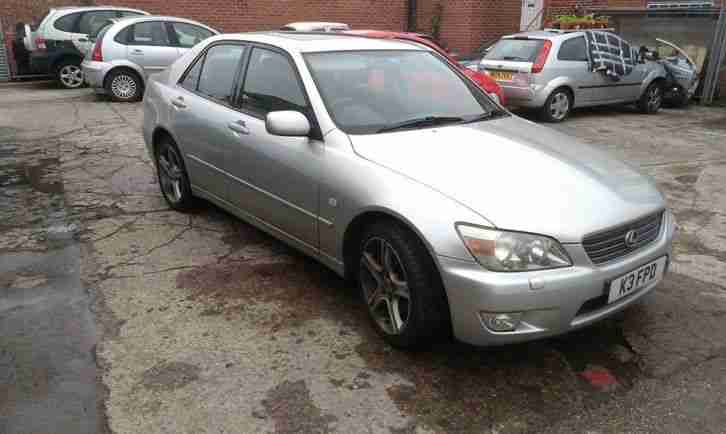 2001 IS200 SE SILVER (PRIVATE REG