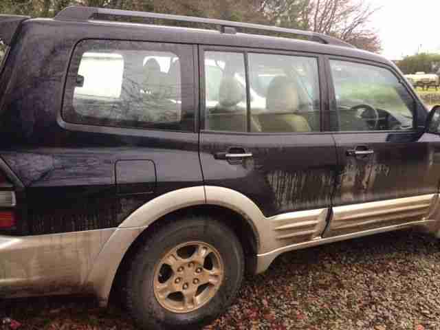 2001 MITSUBISHI SHOGUN DI-D EQUIPPE A LWB BLACK/SILVER Recent Mot - needs repair