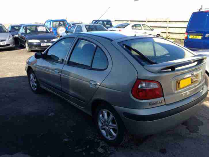 2001 Renault Megane 1.6 16v Fidji AUTOMATIC PETROL GREEN 2 PREVIOUS OWNERS