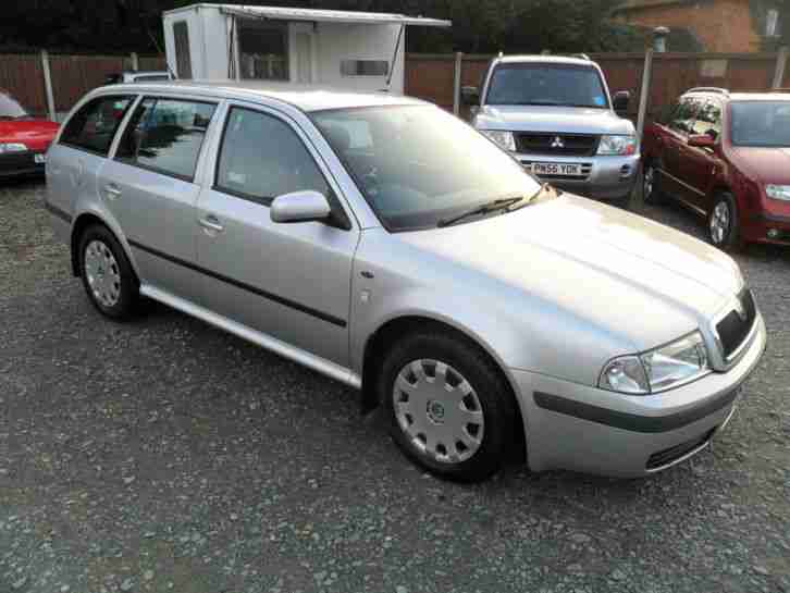 2001 Octavia 1.6 Ambiente Estate. ONLY