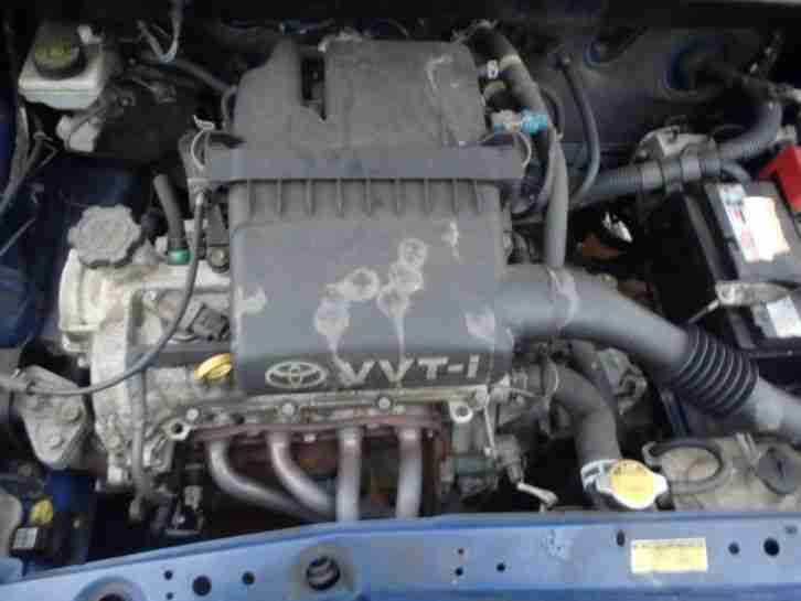 2001 TOYOTA YARIS 1.0 1000 CC SALVAGE LIGHT FRONT AND REAR OR SPARES OR REPAIRS