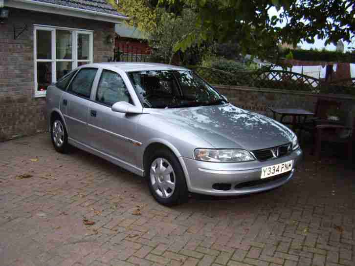 2001 VAUXHALL VECTRA LS SILVER