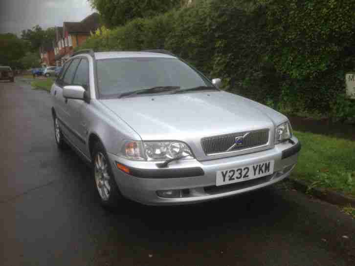 2001 VOLVO V40 SE SILVER