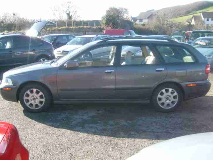 2002 02 Volvo V40 2.0 SE Automatic