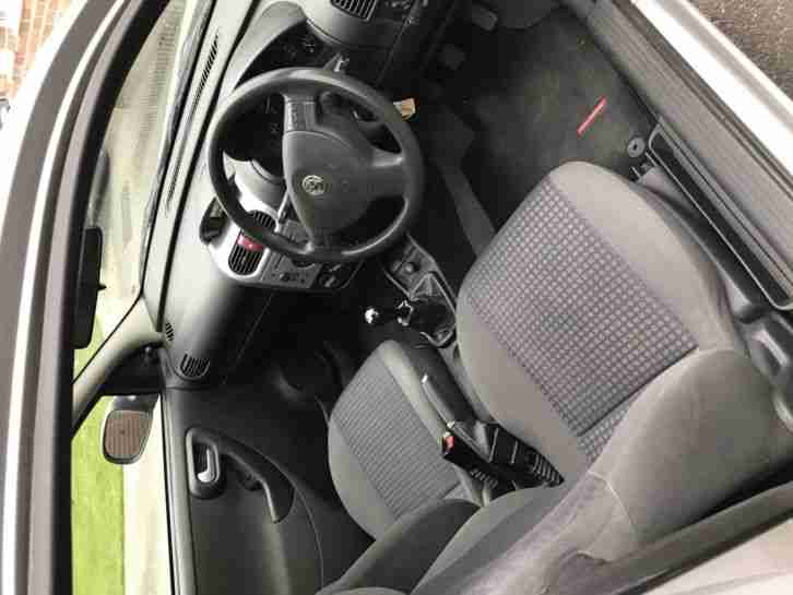 2002 (52) VAUXHALL CORSA 1.2 16V SILVER 3 DOOR