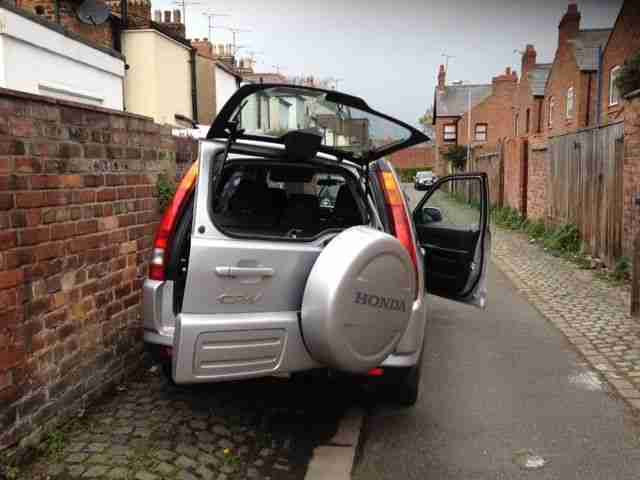 2002 Honda CRV 2.0 VTEC auto in silver. FSH. 8mth MOT.