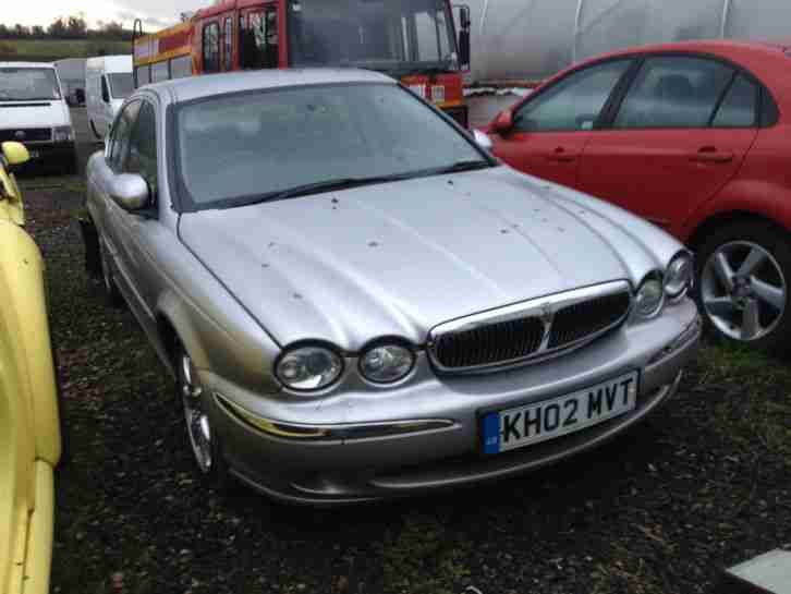 2002 X TYPE V6 AUTO SILVER DAMAGED