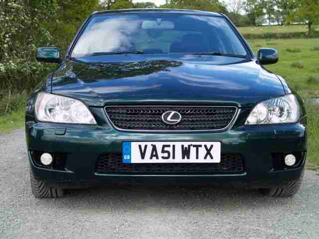 2002 LEXUS IS 300 AUTO GREEN