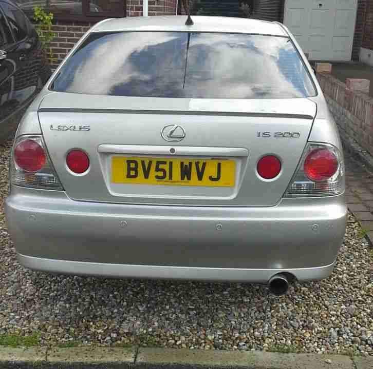 2002 LEXUS IS200 SE AUTO SILVER