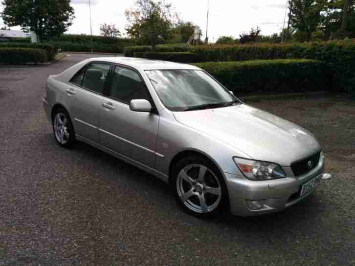 2002 LEXUS IS200 SE AUTO SILVER
