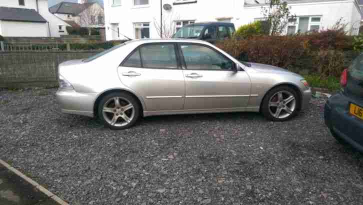 2002 LEXUS IS200 SE SILVER