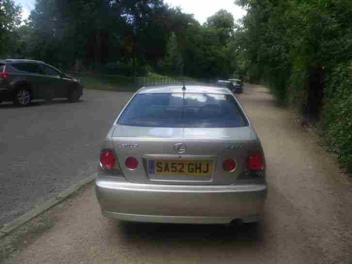 2002 LEXUS IS200 SE SILVER