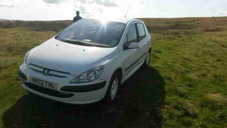 2002 PEUGEOT 307 LX HDI WHITE. Good condition, reliable run around