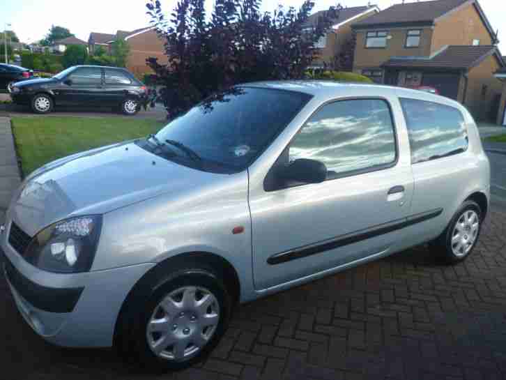 2002 RENAULT CLIO AUTHENTIQUE SILVER