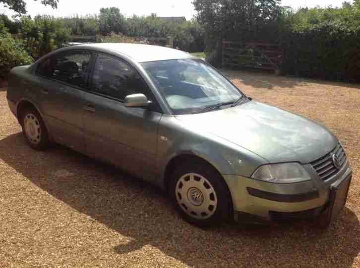 2002 VOLKSWAGEN PASSAT S 20V GREEN