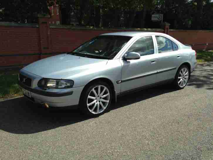2002 VOLVO S60 T SE - IN CAR ENTERTAINMENT WITH SAT NAV - FSH!