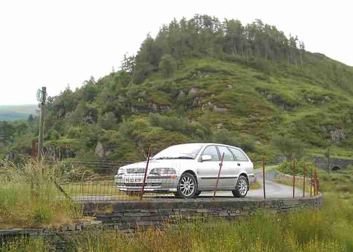 2002 VOLVO V40 DS SILVER