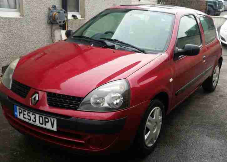 2003 '53 Renault Clio, 3 door, Great little runner! 4- michellin tyres