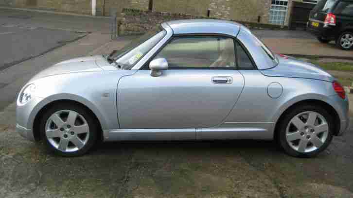 2003 DAIHATSU COPEN CONVERTIBLE SILVER WITH RED LEATHER INTERIOR