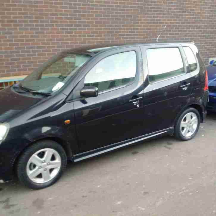 2003 DAIHATSU YRV PREMIUM BLACK 1300cc Long MOT 5 door Manual