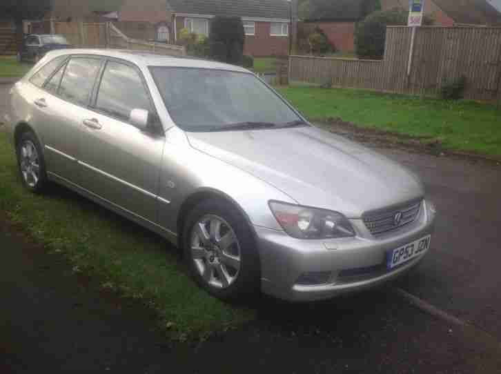 2003 LEXUS IS 200 SPORTCROSS SILVER