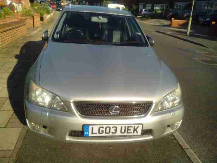 2003 LEXUS IS 300 AUTO SILVER