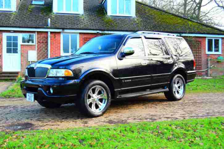 2003 LINCOLN NAVIGATOR 5.4 BLACK 8 SEATER 38,000 MILES PX CONSIDERED