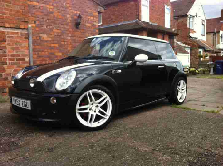 2003 MINI HATCH COOPER 1.6 3dr black & white john cooper euro kit 17" alloys bmw