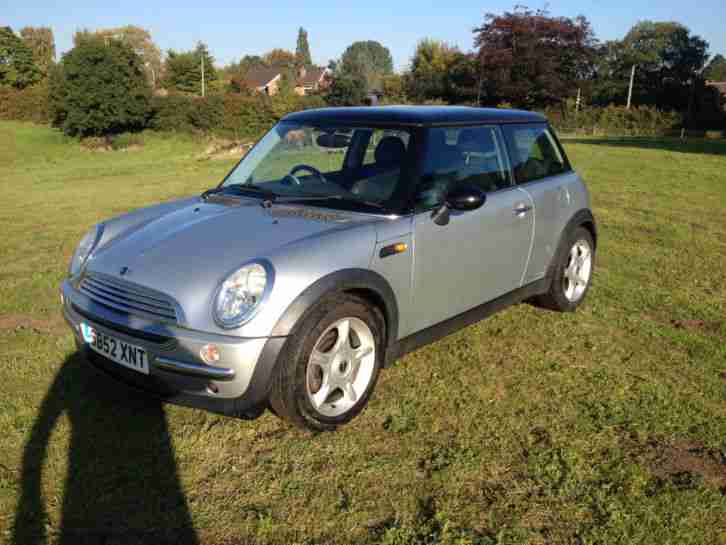 2003 MINI MINI COOPER SILVER NICE GENUINE CAR FOR THE YEAR " NO RESERVE"