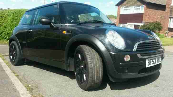 2003 MINI ONE BLACK 1.6 FSH excellent condition taxed and MOT'd