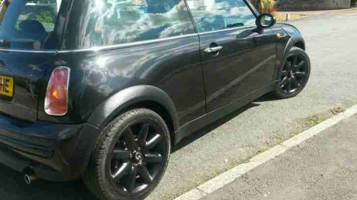 2003 MINI ONE BLACK 1.6 FSH excellent condition taxed and MOT'd