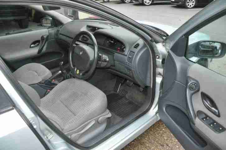 2003 Renault Laguna 1.9dCi Expression 5dr