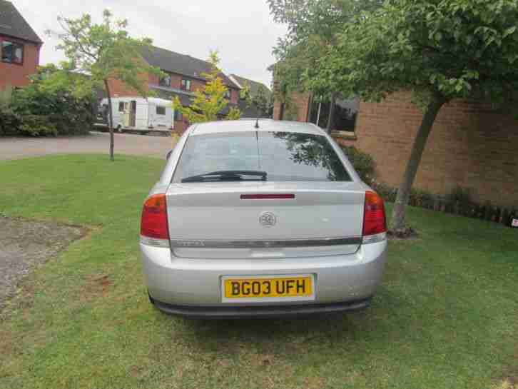 2003 VAUXHALL VECTRA LS 16V SILVER 1.8 Excellent cond, 12months MOT. Bargain!!