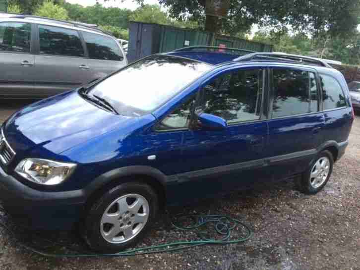 2004 1.6 Petrol Vauxhall Zafira for spares or