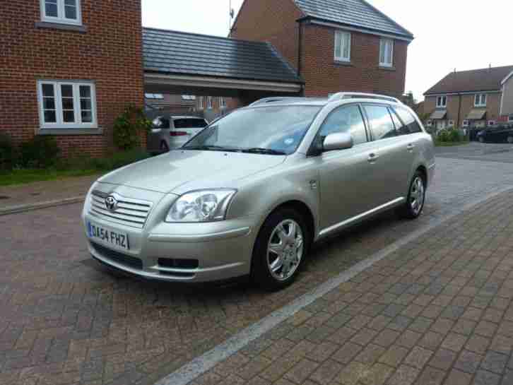 2004 (54 REG) TOYOTA AVENSIS T2 D-4D - DIESEL - MANUAL - ESTATE - SILVER