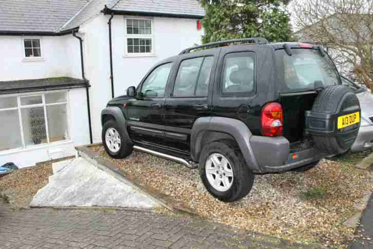 2004 JEEP CHEROKEE CRD SPORT BLACK