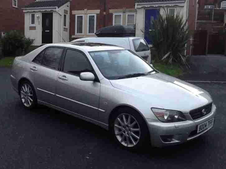 2004 LEXUS IS200 SE AUTO SILVER ..... F.s.h. Long mot
