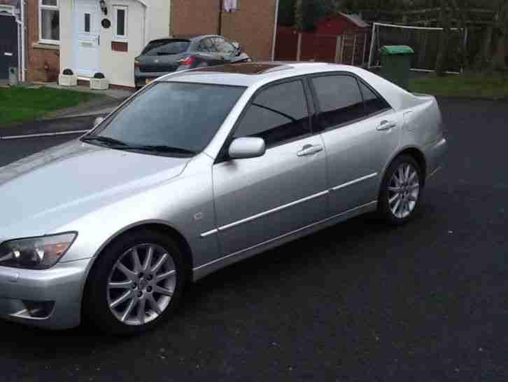 2004 LEXUS IS200 SE AUTO SILVER ..... F.s.h. Long mot