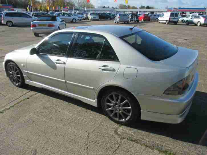 2004 Lexus IS 200 2.0 ( Lexus Navigator ) auto SE