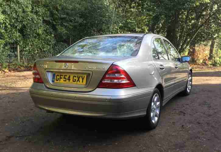 2004 MERCEDES C200 KOMP. ELEGANCE SE A SILVER FACELIFT MODEL.