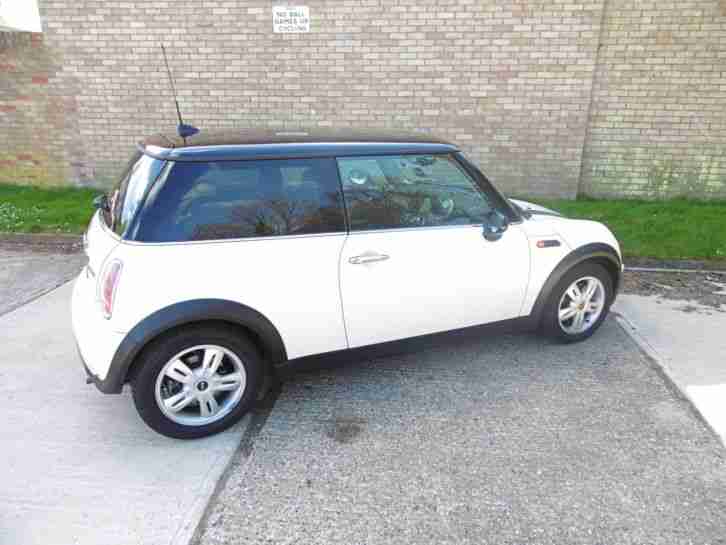 2004 COOPER AUTO WHITE